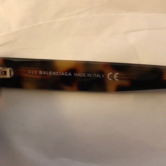 Balenciaga tortoise sunglasses-sold out - Picture 5 of 8